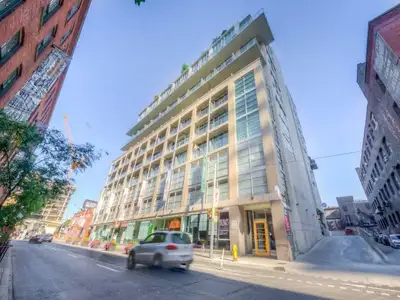 Spacious 1-Bedroom Loft on Richmond at Spadina