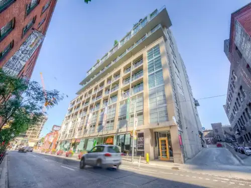 Fabulous Queen West condo loft in award-winning 14 storey District Lofts at 388 Richmond Street, jus...