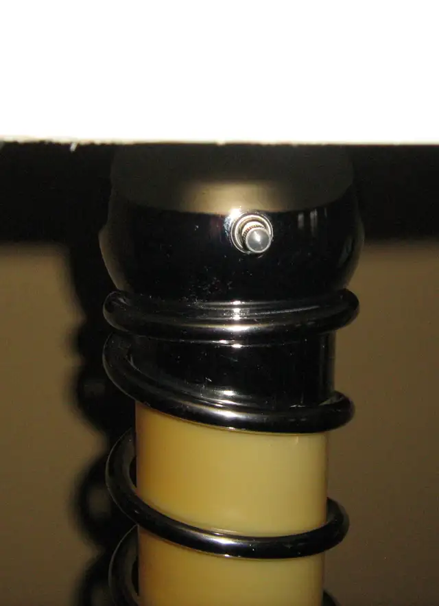 VINTAGE MCM ARTISAN SCULPTURAL  CHROME COIL SPRING MUSHROOM LAMP in Indoor Lighting & Fans in City of Toronto - Image 5