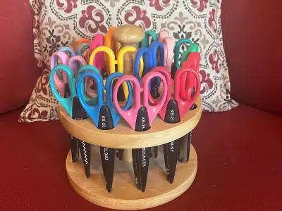 Set of 18 crafting scissors, View more