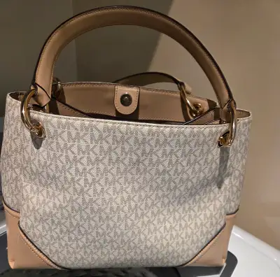 Micheal Kors purse, View more