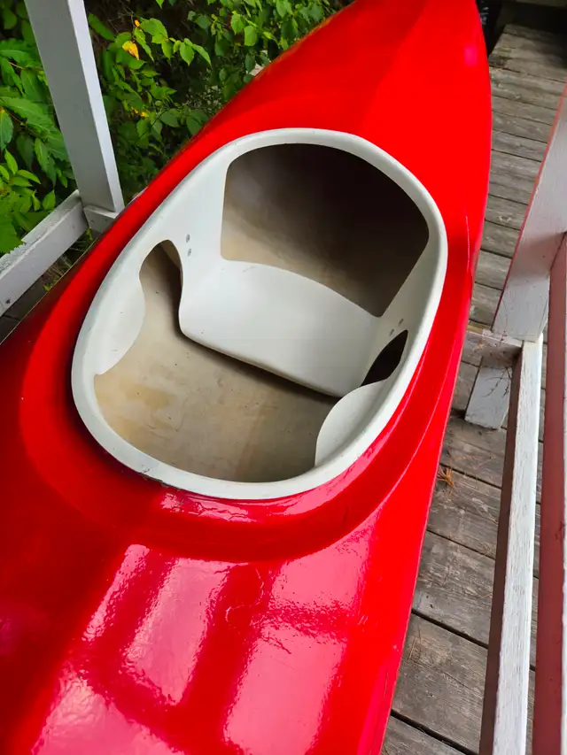 KAYAK, fiberglass in Water Sports in Muskoka - Image 3