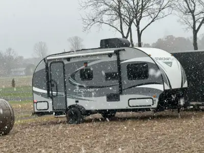 2018 StarCraft 17ft comet rv camper trailer, has most options including slide out and awnings, outdo...