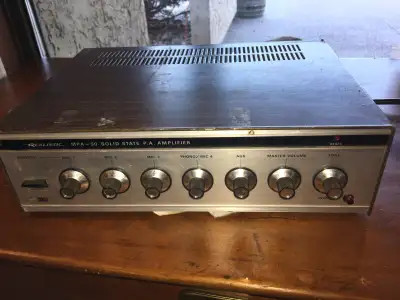 This is a vintage amplifier used for P.A. systems. It is in good condition . 40 watt output