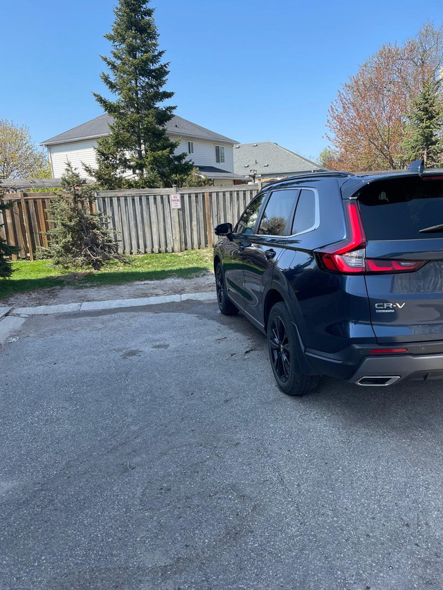 Honda CRV - Hybrid 2023 in Cars & Trucks in Barrie - Image 3
