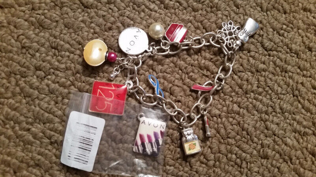 Avon bracelet , never used $5 in Jewellery & Watches in Moncton