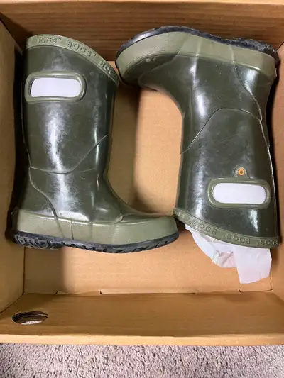 Bogs boots toddler size 7, View more