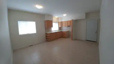 $1950 - 2 bedroom 1 bath apartment available July 15, 2025