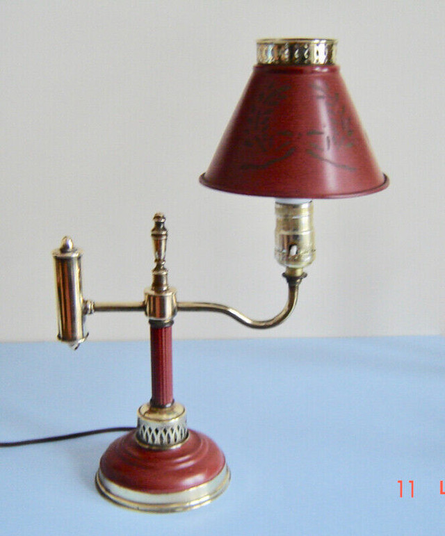 Beautiful Vintage Brass Toleware Desk/Table Lamp in Indoor Lighting & Fans in City of Toronto