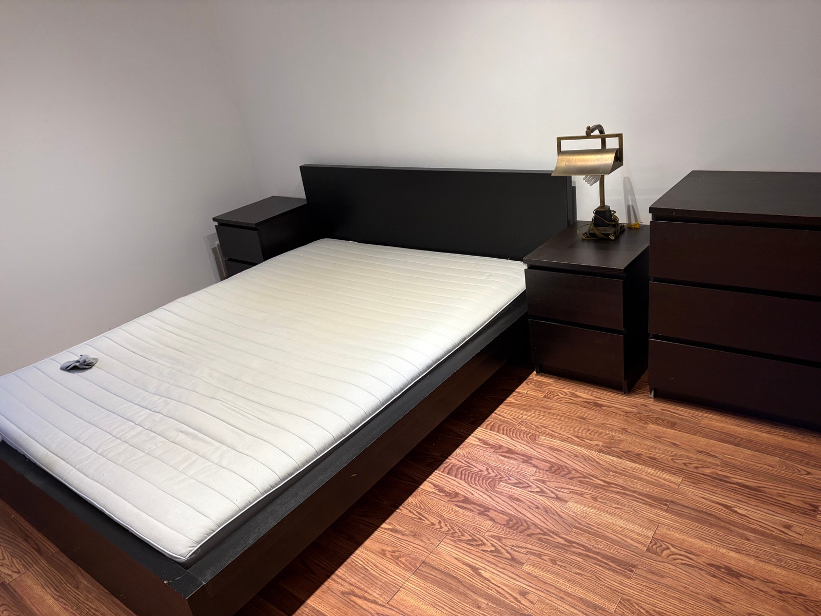2 Semi-Furnished Rooms for Rent – 5-Min Walk to M — photo 2