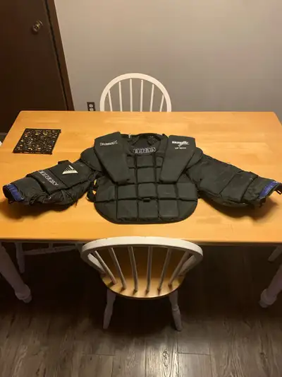 Senior small goalie chest protector VP1500 $20