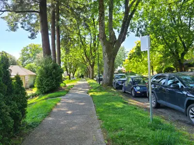 House near Kootenay bus loop. Quiet neighbourhood with lots of trees. Easy transit access to SFU & U...