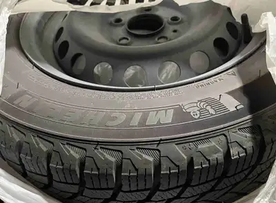Michelin Winter Tires on Rims – 195/65R15 95T – Ready to Install! Selling a set of 4 Michelin winter...