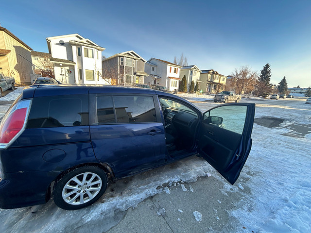 Selling my Mazda 5 in Cars & Trucks in Red Deer - Image 4