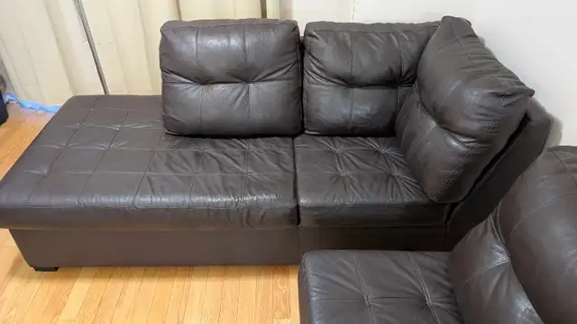 Leather Sectional Sofa in Couches & Futons in Kingston - Image 4