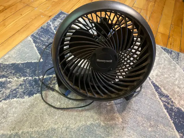 Mini fan483176467976704001