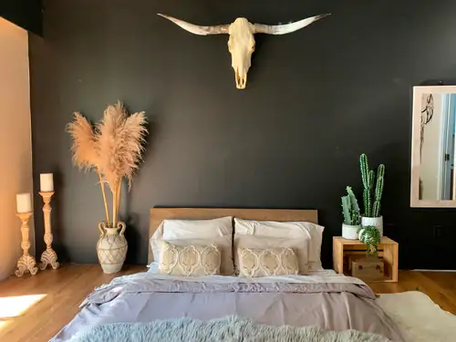 Master suite available for $1150 in south surrey Second smaller bedroom for $650 Room features walk...