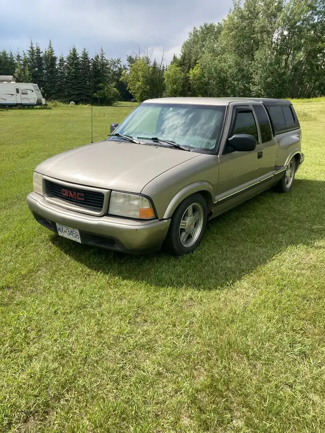 GMC Sonoma in Cars & Trucks in Fort St. John - Image 2
