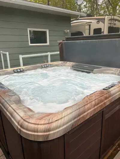 This is a therapeutic tub, 69 jets, 5 individual controls meaning your jets can be running while the...