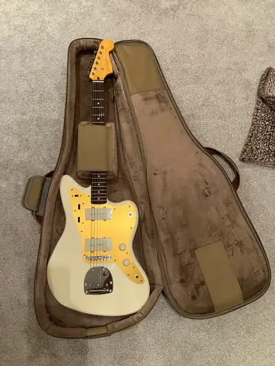 Squier J Mascis Jazzmaster, View more