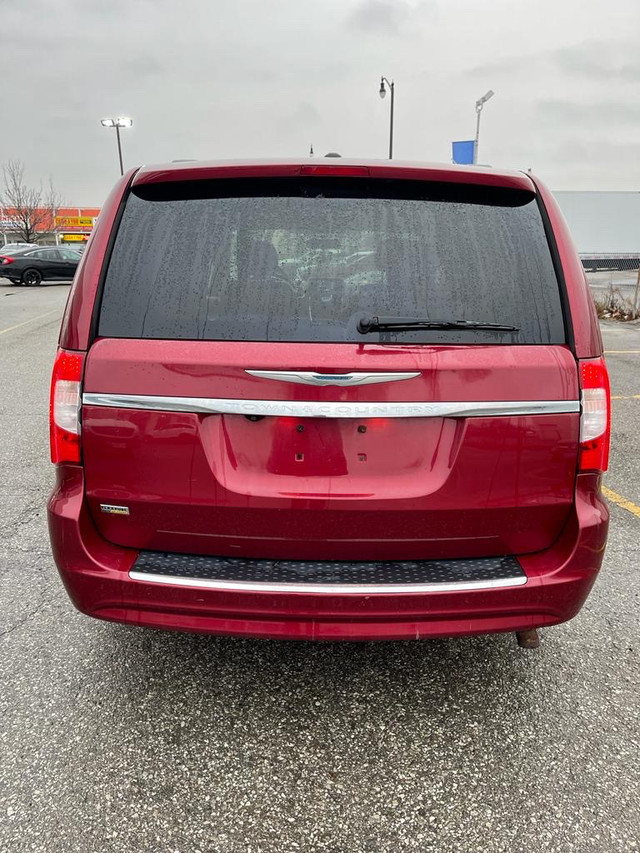 2015 Chrysler Town And Country  in Cars & Trucks in Mississauga / Peel Region