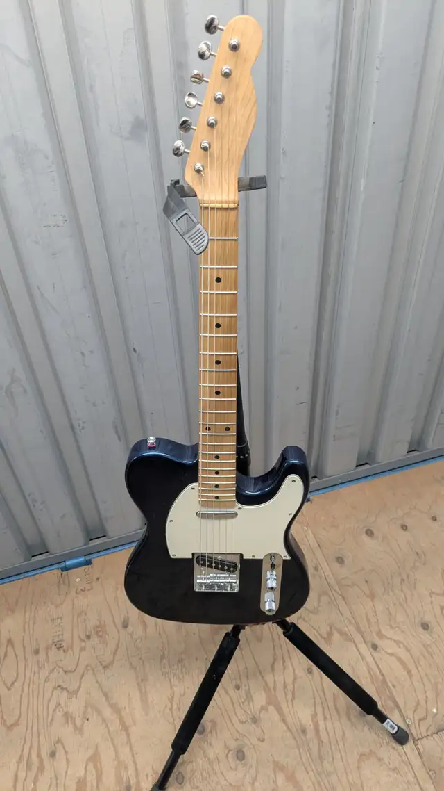 Guitare modèle télécaster in Guitars in West Island - Image 2