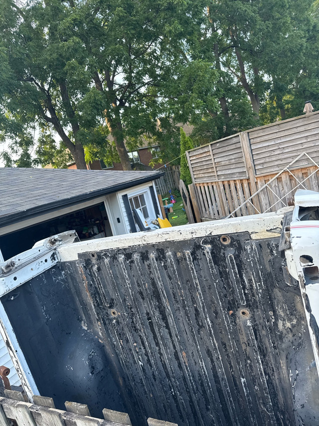 1998- 2011 Ranger truck box in Auto Body Parts in St. Catharines - Image 4