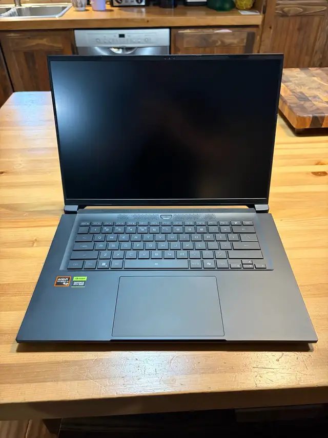 Laptop Aero Gygabite X16 Rtx 5070 in Laptops in Laval / North Shore - Image 3
