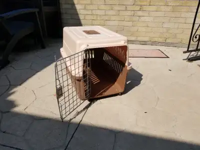 Animal portable cage. Medium size., View more