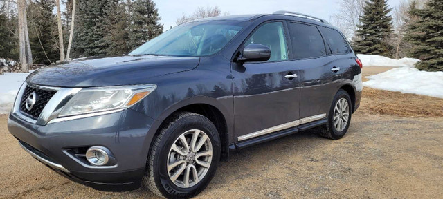 2015 Nissan Pathfinder For Sale in Cars & Trucks in Saskatoon