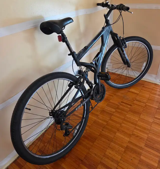 Vélo pour adultes in Mountain in City of Montréal - Image 3