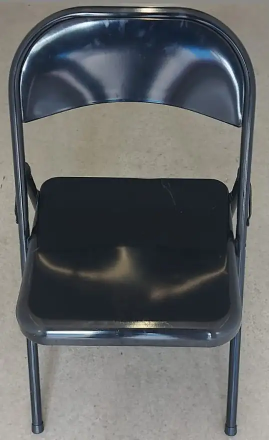 DELUXE FOLDING CHAIR in Chairs & Recliners in London - Image 3