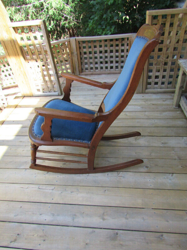 Antique Upholstered Rocking Chair in Chairs & Recliners in Kawartha Lakes - Image 3