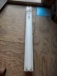 4' fluorescent light in excellent condition $25