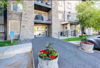 2bd, 1 bt, condo available in Bridlewood immediately