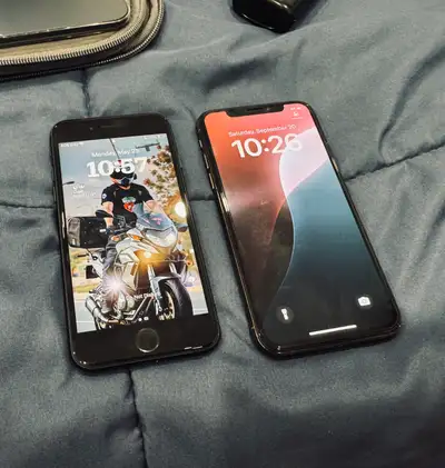 iPhone XS & iPhone 7SE (2020) - Bundle, View more