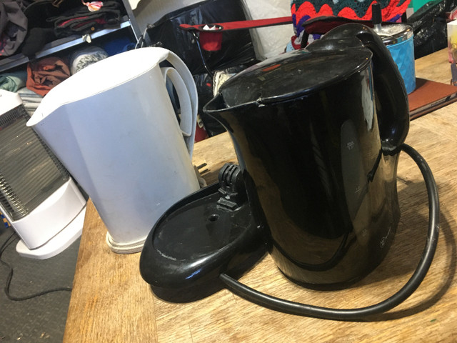 electric kettle in Other in Prince Albert