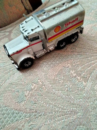 Vintage 1981 Matchbox Peterbilt Shell Tanker Truck