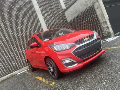 Auto Chevrolet Spark 2019 LT édition spéciale rouge bas mileage 123000 moteur 1,4 Hatchback 4 porte...