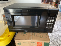0.7 cu ft. Master chef Microwave