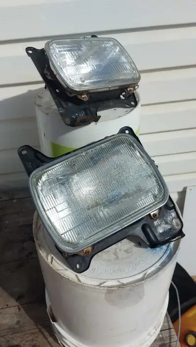 Halogen bulbs, chrome bezel