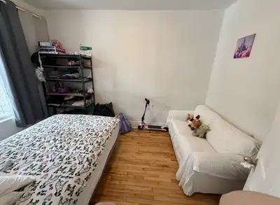 Furnished room for rent in the Verdun neighborhood near Verdun and Wellington metro stations