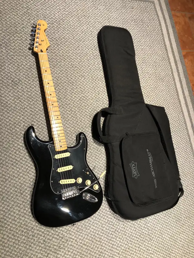 Guitare Fender Strat & Pédalier Boss GT-100 in Guitars in Sherbrooke - Image 8