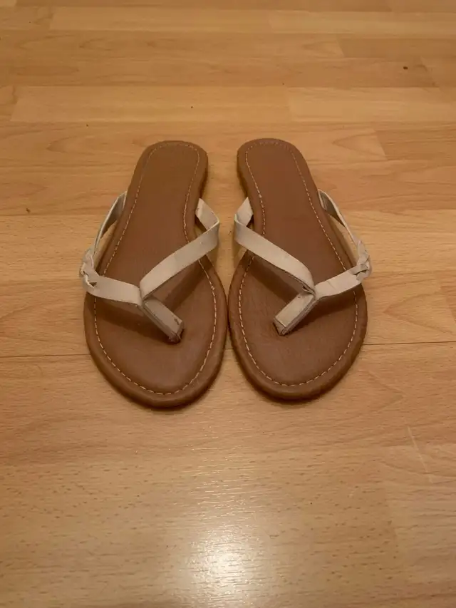 Sandales beiges taille 7 comme neuves – portées 1 fois in Women's - Shoes in Longueuil / South Shore - Image 3