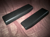 Selling a pair of leather door armrest for the Z32 300ZX Nissan