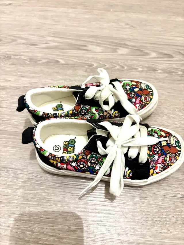 Kids Unisex Shoes in Kids in London - Image 2