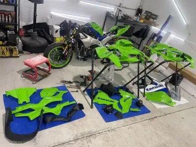 Selling a complete set of Kawasaki 2024 ZX10R 40th Anniversary Fairings, these vibrant green body pa...