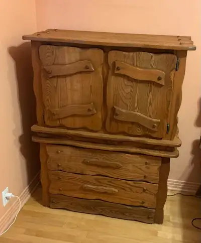 Antique , Meuble commode en bois massif (chêne), View more