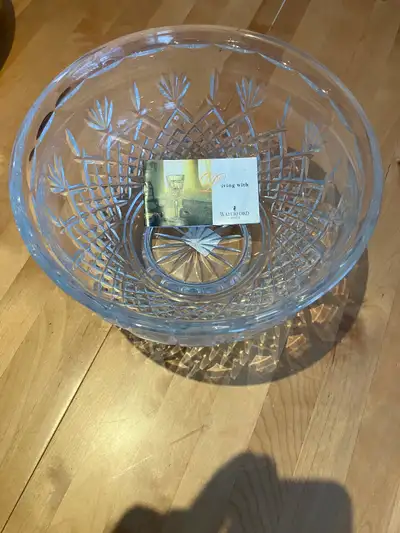 Beautiful piece - never used. With original packaging. Received as a gift.