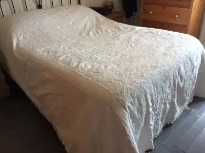 Couvre-lit (douillette, literie), View more